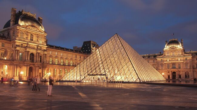 СМИ рассказали, как во Франции отреагировали на ограбление Лувра СМИ рассказали, как во Франции отреагировали на ограбление Лувра