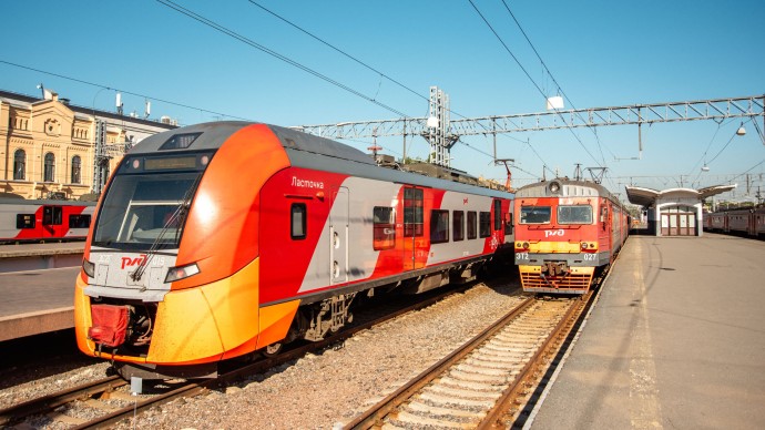 Александр Беглов: После запуска ВСМ Петербург — Москва увеличим количество пригородных поездов и откроем тактовое движение в Колпино