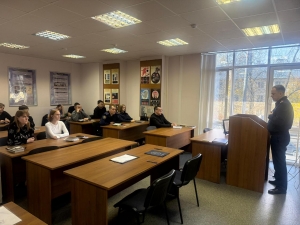 Молодые следователи, проходящие повышение квалификации в Нижегородском филиале Санкт-Петербургской академии Следственного комитета, прослушали лекцию о расследовании преступлений, связанных с реабилитацией...