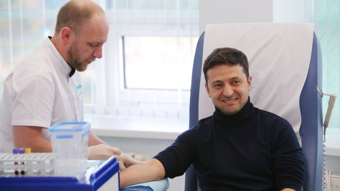 Нарколог — о срыве Зеленского: «Конец зависимого. Контроль утрачен над телом и страной» Нарколог — о срыве Зеленского: «Конец зависимого. Контроль утрачен над телом и страной»