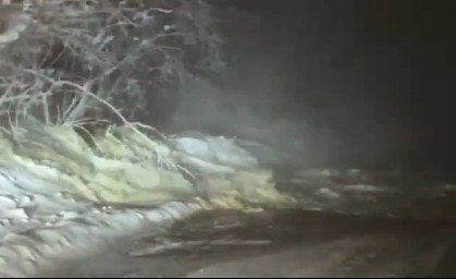 Движение по трассе «Амга» нарушено из-за прорыва воды из озера