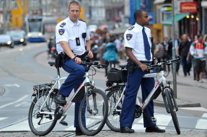 Лидеру правящей партии Нидерландов угрожают неизвестные Лидеру правящей партии Нидерландов угрожают неизвестные