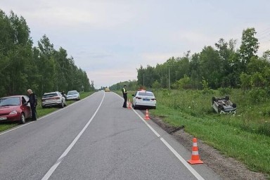 Под липецкой Лебедянью в ДТП погибла пенсионерка, еще трое - в больнице