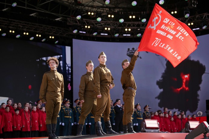 150 тысяч зрителей собрал грандиозный концерт «От Победы к Победам» на Дворцовой площади