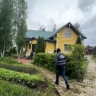 В небольшом поместье во Всеволожском районе силовики искали следы секты «Исход»