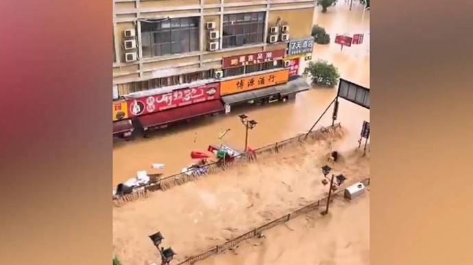 В Китае провинция Гуйчжоу ушла под воду