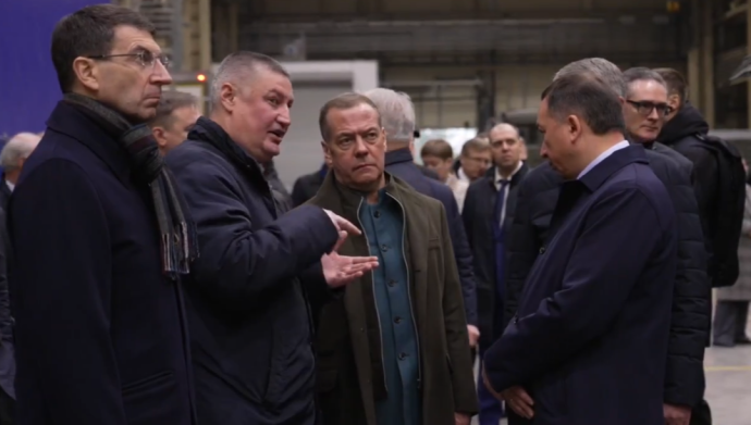 Дмитрий Медведев проверил исполнение оборонзаказа в ЦФО Дмитрий Медведев проверил исполнение оборонзаказа в ЦФО