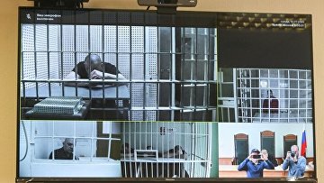 Суд оставил в СИЗО экс-губернатора Курской области Смирнова