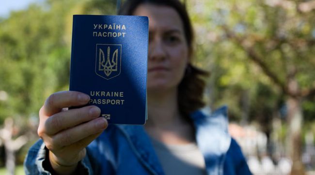 В США около 200 тыс. украинцев-мигрантов могут объявить нелегалами В США около 200 тыс. украинцев-мигрантов могут объявить нелегалами