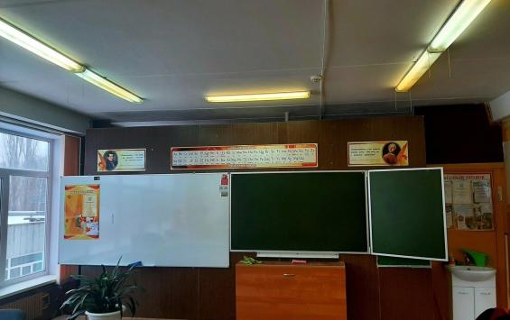 В Курской области планируют повысить среднюю зарплату учителей до 58 тысяч рублей В Курской области планируют повысить среднюю зарплату учителей до 58 тысяч рублей