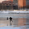 Депутат призвал россиян не кататься на коньках по диким водоемам