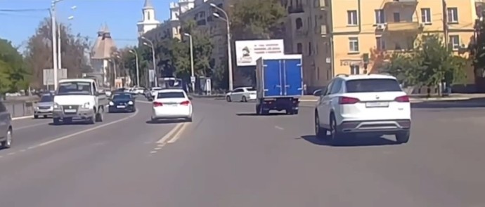 Против течения: астраханские полицейские наказали водителя-лихача