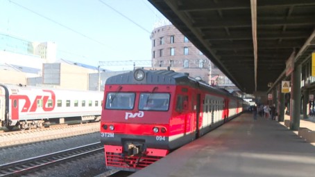 Движение поездов из Петербурга в Вырицу восстановили после утреннего ЧП