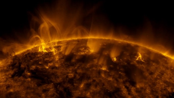 На Солнце зафиксирован резкий рост активности: вспышки в пять раз мощнее, повышается риск магнитных бурь На Солнце зафиксирован резкий рост активности: вспышки в пять раз мощнее, повышается риск магнитных бурь