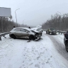 Шесть автомобилей размотало по трассе под Владивостоком