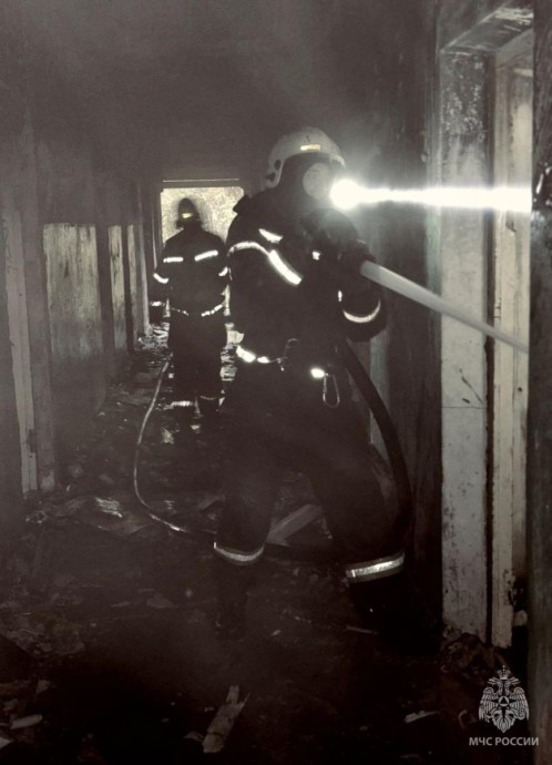 В Кирове на Крутикова загорелся дом