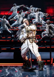 Любимые песни и верные друзья. Премьера «Трех мушкетеров» в Театре имени Моссовета