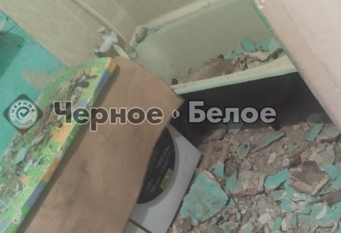 В квартире в Магнитогорске частично обвалился потолок