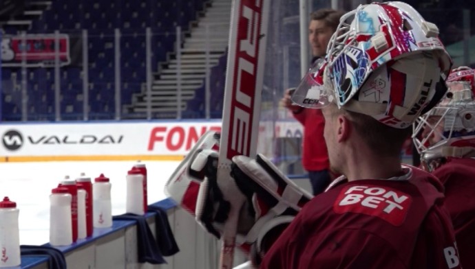 Вратарь «Локомотива» Исаев стал лучшим на неделе в КХЛ