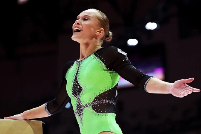 Мельникова показала все свои медали с чемпионата мира Мельникова показала все свои медали с чемпионата мира