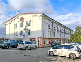 Здание Магаданского дворца спорта ждет обновление