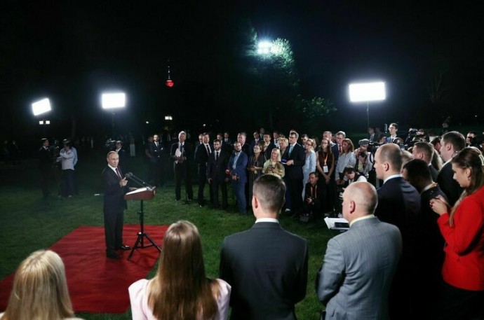 Путин: ВСУ пытаются затыкать дыры