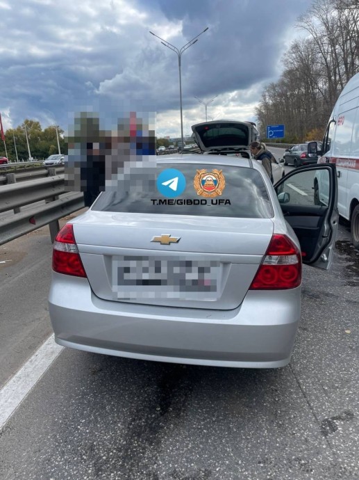 Два молодых человека пострадали в ДТП в Уфе Два молодых человека пострадали в ДТП в Уфе