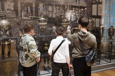 Дмитрий Миляев встретился с детьми из Горловки, отдыхающими в Тульской области