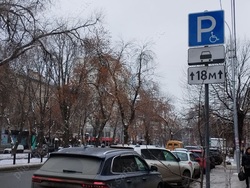 Платные парковки начнут работать с лета