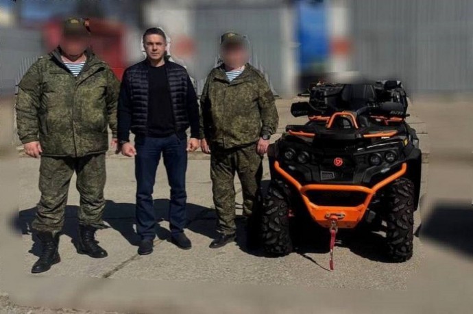 Мэр Тулы Эрк передал бойцам квадроцикл и прицеп