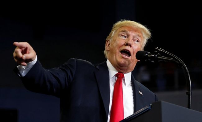 Трамп назвал фейками опросы, показывающие падение его популярности в США