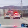 "Пацаны убегали": три экипажа ДПС окружили разбитый автомобиль в Южно-Сахалинске