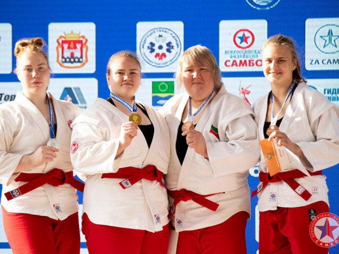 Белгородская спортсменка стала чемпионкой России по пляжному самбо