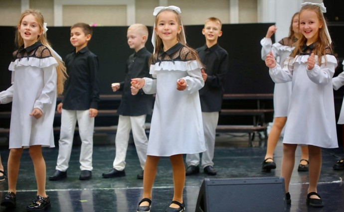 В Южно-Сахалинске подвели итоги XII Областного фестиваля юных вокалистов "Дети XXI века" В Южно-Сахалинске подвели итоги XII Областного фестиваля юных вокалистов "Дети XXI века"