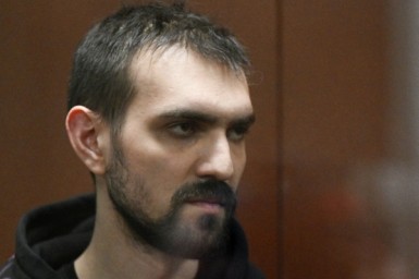 Суд продлил срок ареста комику Артемию Останину