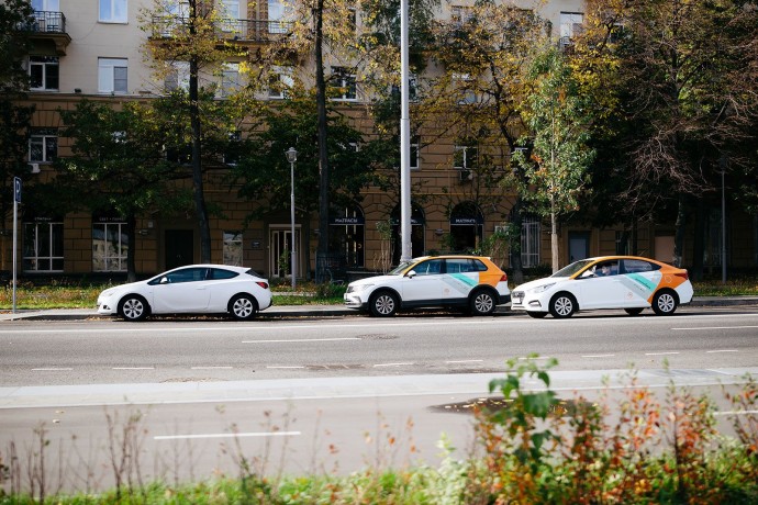 В Москве продолжится обновление парка каршеринга и такси
