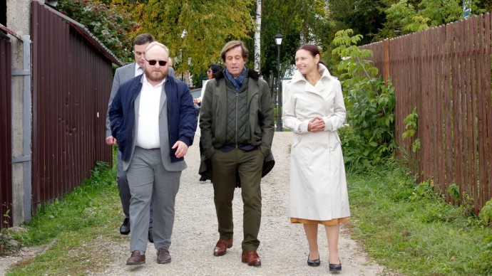 Посол Франции под Тулой попробовал на вкус крапиву Посол Франции под Тулой попробовал на вкус крапиву