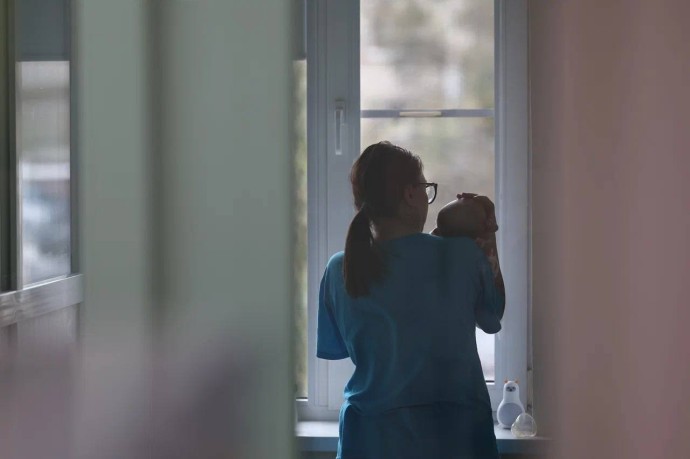 Депутат пригрозил карами женщинам, выбирающим карьеру вместо материнства