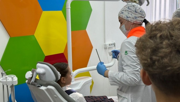 В школах Башкирии заработали 5 обновленных стоматкабинетов