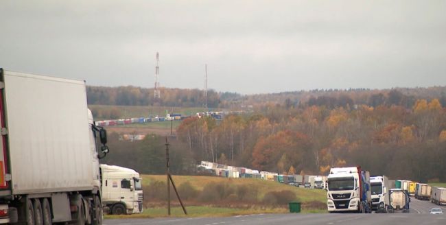 В Белоруссии заявили, что Литва так и не восстановила пропуск фур на границе