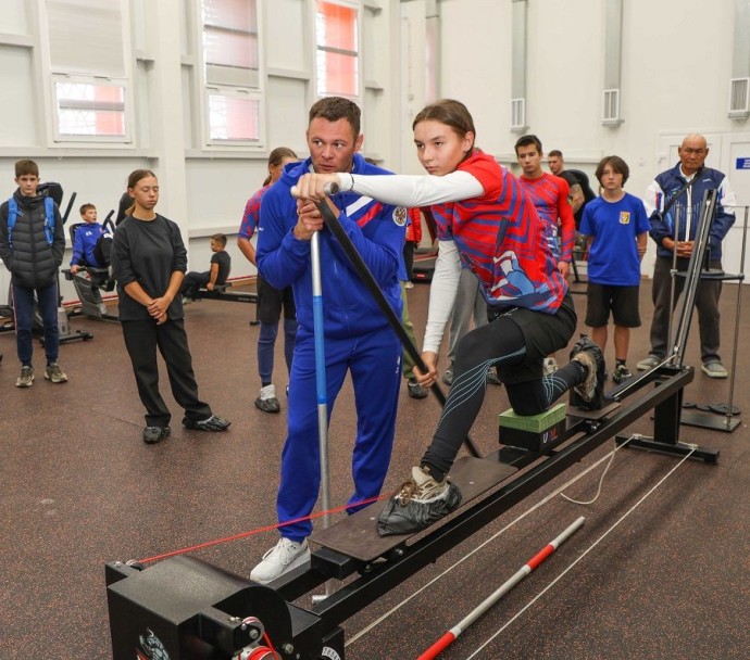 Иван Штыль и «Восточный Порт» провели зарядку во Врангеле Иван Штыль и «Восточный Порт» провели зарядку во Врангеле