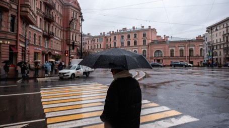 Очень низкое атмосферное давление: петербуржцев ждут дожди и +9 градусов 26 октября