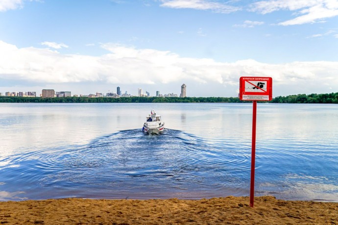 Спасатели усилили патрулирование Москвы-реки и городских водоемов из-за жары