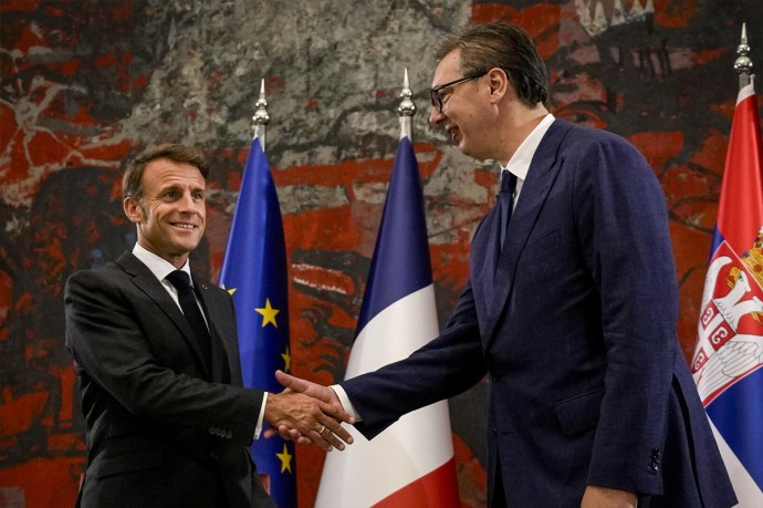 Вучич обсудил с Макроном возможность сборки вертолетов Airbus в Сербии Вучич обсудил с Макроном возможность сборки вертолетов Airbus в Сербии