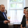 Мурат Кумпилов в 129-й день рождения писателя Евгения Шварца посетил его дом в Майкопе и обсудил инициативы по сохранению творческого наследия знаменитого земляка