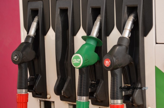 Заправки Башкирии вновь подняли цены на топливо Заправки Башкирии вновь подняли цены на топливо