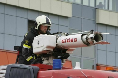 Один человек погиб при пожаре на рынке в Петербурге