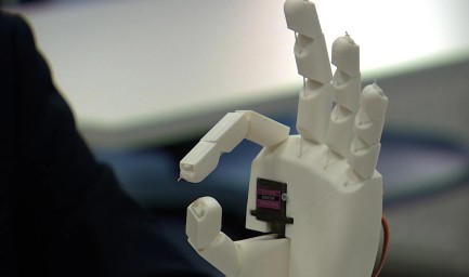 Китай запустил первый в мире завод по массовой сборке человекоподобных роботов