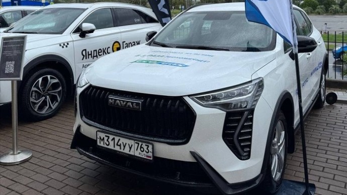 В Сочи привезли двухтопливную версию самого популярного кроссовера в России В Сочи привезли двухтопливную версию самого популярного кроссовера в России