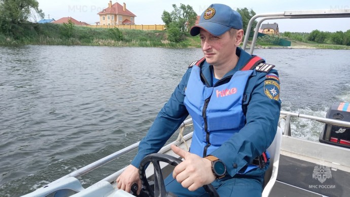 Курские спасатели проверили безопасность на реке Сейм перед стартом купального сезона